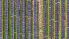 Agri-Photovoltaik von oben gesehen