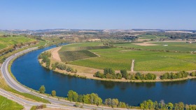 Moselschleife bei Stadtbredimus - Loop of the Moselle River near Stadtbredimus