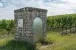 Quellhäuschen in den Weinbergen bei Greiweldingen